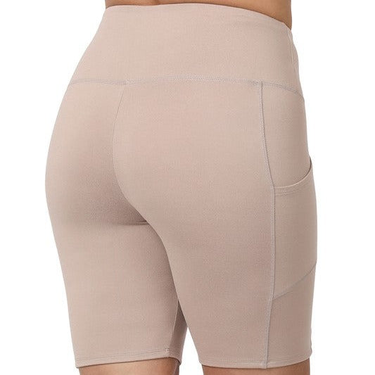 PLUS SIZE ACTIVE SHORTS WITH POCKETS