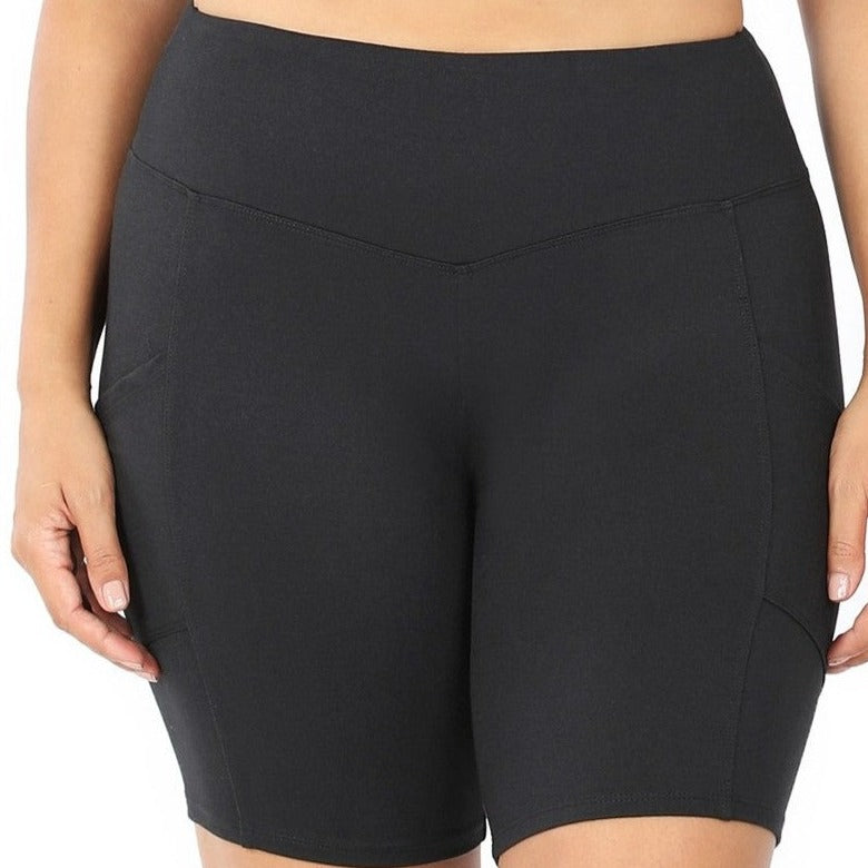 PLUS SIZE ACTIVE SHORTS WITH POCKETS