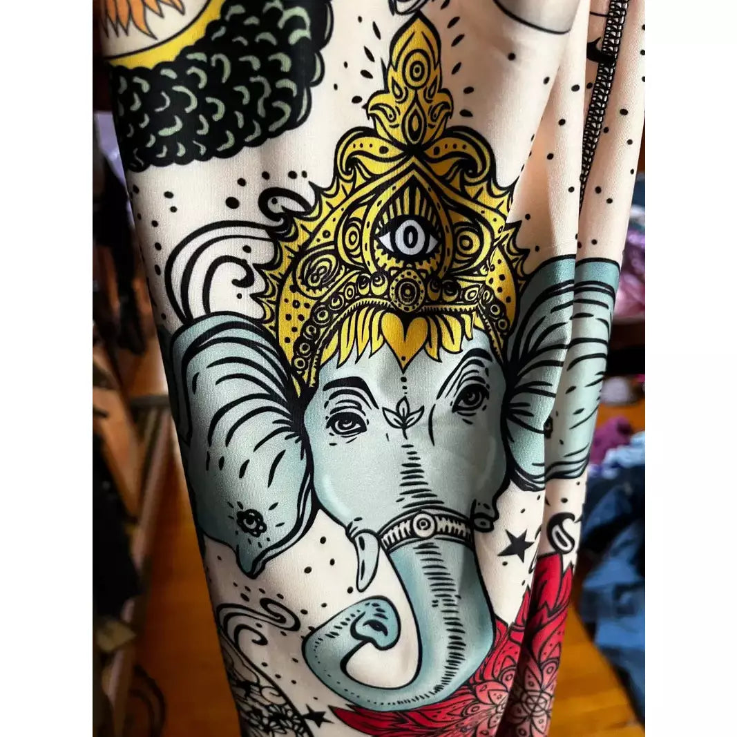 VIRAL PRINTED YOGA LEGGINGS - Peace, Love & Happiness