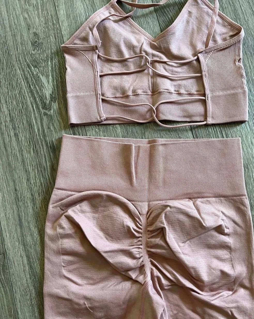 BADDIE SEAMLESS SCRUNCH SHORT SETS