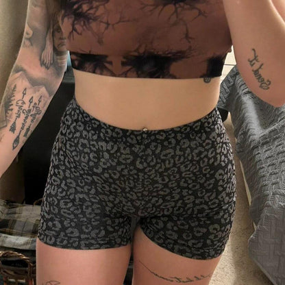 BLACK LEOPARD V-BACK SHORTS
