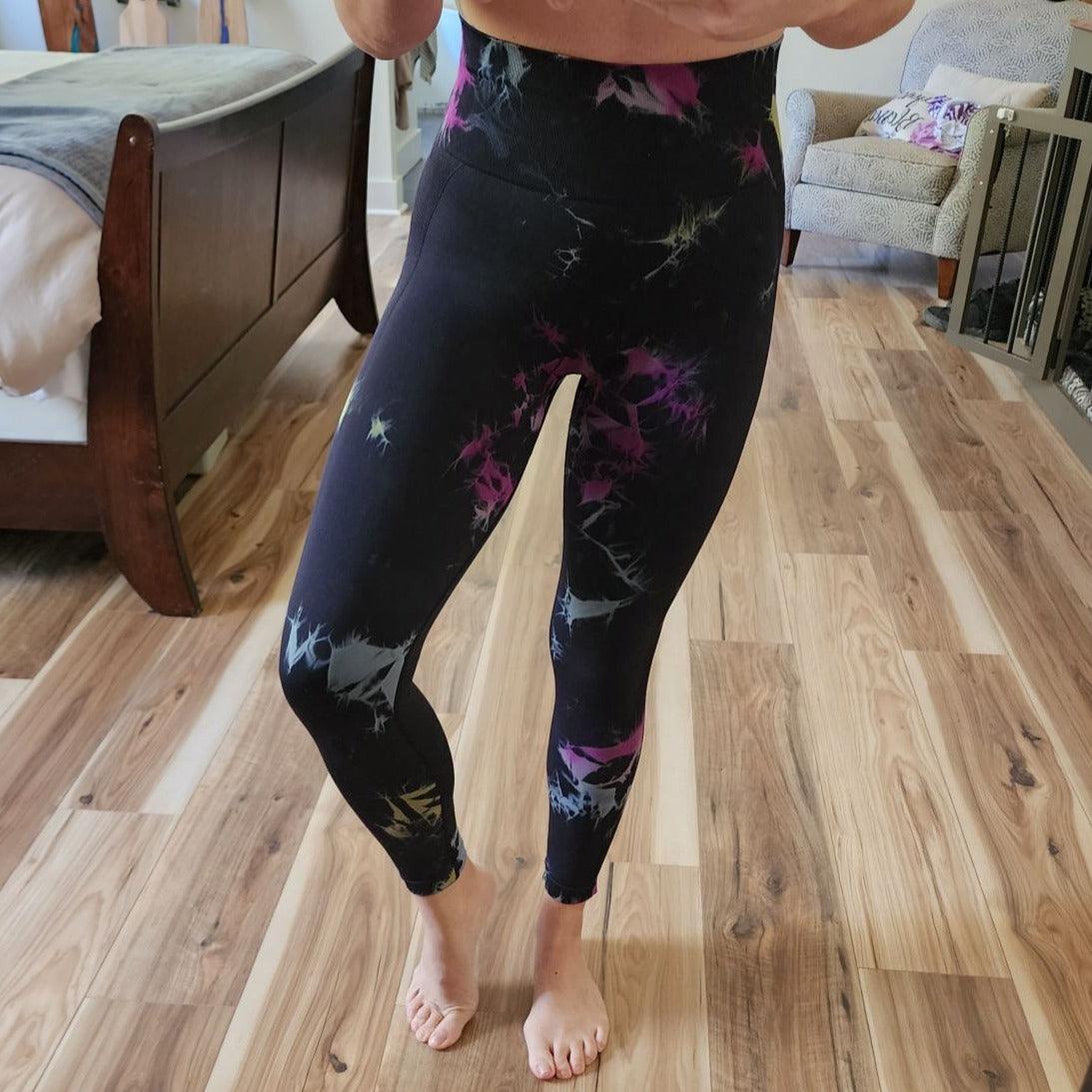 MARBLE SCRUNCH BUM LEGGINGS