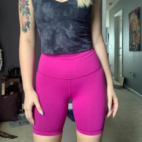 Will the scrunch trend ever end? Also it's giving me nvgtn camel toe vibes  : r/gymsnark