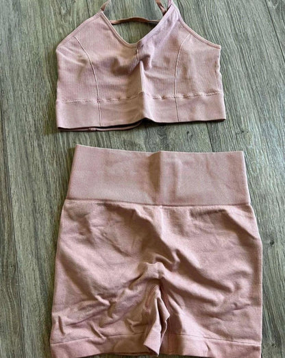 SEAMLESS SCRUNCH SHORT SETS