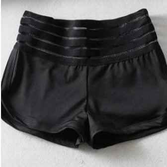 SCRUNCH BOOTY SHORTS - With Pockets